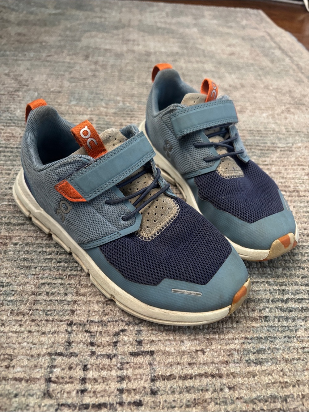 On Cloud Kids Navy and Orange Athletic Sneakers